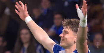 Co za wyczyn Oskara Pietuszewskiego. Strzelił debiutancką bramkę w Porto i zapisał się w dwóch rozdziałach historii klubu (VIDEO)