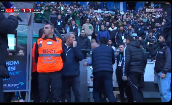 Skandal w Turcji! Trener zabrał piłkarzy do szatni w doliczonym czasie gry (WIDEO)