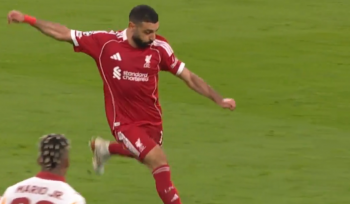 Liverpool odrobił straty i będzie wielki hit w 1/4 finału Ligi Mistrzów. Salah zmarnował karnego, ale poprowadził The Reds do zwycięstwa. Kontrowersyjna decyzja polskiego sędziego