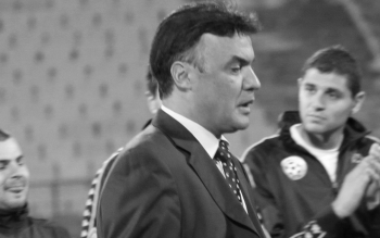 Był bohaterem MŚ w USA. Zagrał ponad  100 meczów w kadrze. Zmarł w wieku 63 lat