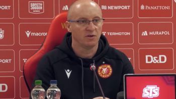To się nie dzieje! Kosztował fortunę i nie może grać w Widzewie. Vuković nie gryzł się w język To się nie dzieje! Kosztował fortunę i nie może grać w Widzewie. Vuković nie gryzł się w język