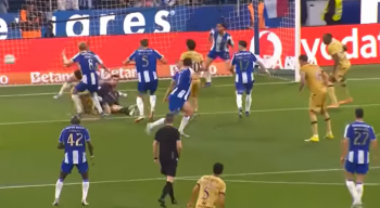 Tak Porto wypuściło zwycięstwo. Gol  w doliczonym czasie, ogień na trybunach i.... za chwilę wielkie rozczarowanie (VIDEO)