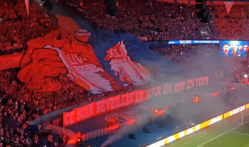Co za oprawa kibiców PSG. Fanom Liverpool FC na pewno się nie spodobała (VIDEO)