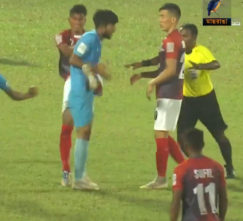 Szokujące sceny na boisku. Wielka awantura zamiast meczu piłkarskiego (WIDEO)