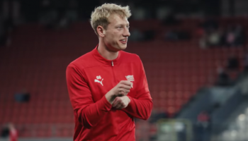 Zagrają w przyszłym sezonie w Premier League. Prowadzi ich słynny były piłkarz. Trafi tam Oskar Wójcik?