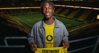 Borussia Dortmund sięga po talent. Defensor z długim kontraktem i jasnym planem rozwoju