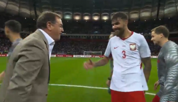 Tak jak Urban zareagował na gola Wiśniewskiego. Selekcjoner wykrzyczał to do stopera (VIDEO0