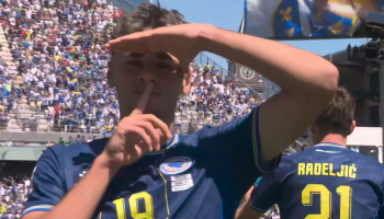 Szwajcaria wygrała i zepchnęła ze szczytu współgospodarza mundialu. Bośnia i Hercegowina z 18-letnim diamentem w składzie musi jeszcze poczekać (VIDEO)
