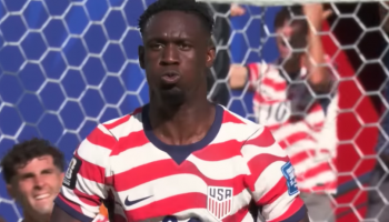 FIFA nagięła przepisy? Napastnik reprezentacji USA dostał czerwoną kartkę, a jednak może zagrać o ćwierćfinał! FIFA nagięła przepisy? Napastnik reprezentacji USA dostał czerwoną kartkę, a jednak może zagrać o ćwierćfinał!