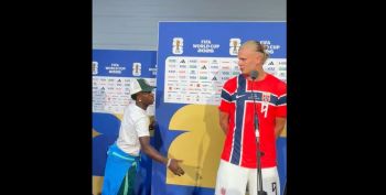 Piękny gest po meczu! Vinícius Júnior przytulił Erlinga Haalanda i pogratulował awansu (VIDEO)