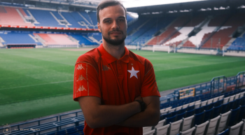 Wisła Kraków pozyskała napastnika. Był w FC Barcelona, a ostatnio grał w ojczyźnie