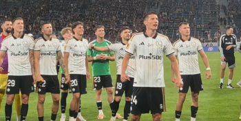 Papszunball w mocy. Legia wygrała w 96. minucie po rzucie z autu i golu obrońcy, który wszedł z ławki. Rajović? Nic się nie zmieniło... (VIDEO)