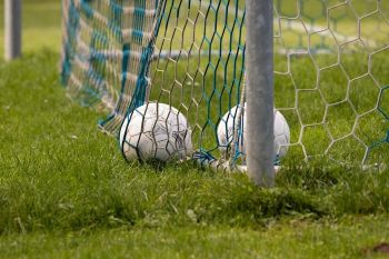 Upadek byłego wicemistrza Polski. GKS Bełchatów upokorzony na własnym stadionie w meczu IV ligi!