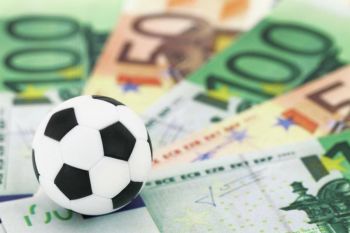 Miliony leżą na boisku! Wielka kasa dla Lecha i Jagiellonii za awans do Ligi Europy