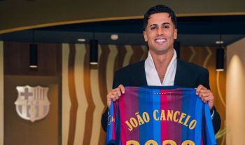 João Cancelo zostaje w FC Barcelonie na stałe! João Cancelo zostaje w FC Barcelonie na stałe!