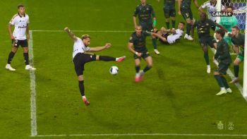 Legia znowu nie zachwyciła, ale w 95. minucie wyrwała punkt. Adamski i Hindrich bohaterami gospodarzy. Śląsk może sobie pluć w brodę (VIDEO)