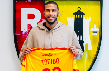 Maik Nawrocki ma nowego rywala w RC Lens. Był w FC Barcelona, kosztował 40 mln euro