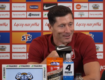 Zdumiewające sceny na konferencji prasowej reprezentacji Polski! Dziennikarz przeprosił Lewandowskiego. Kapitan był w szoku