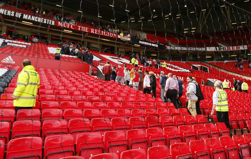 Na Old Trafford nie było bomby, ale...