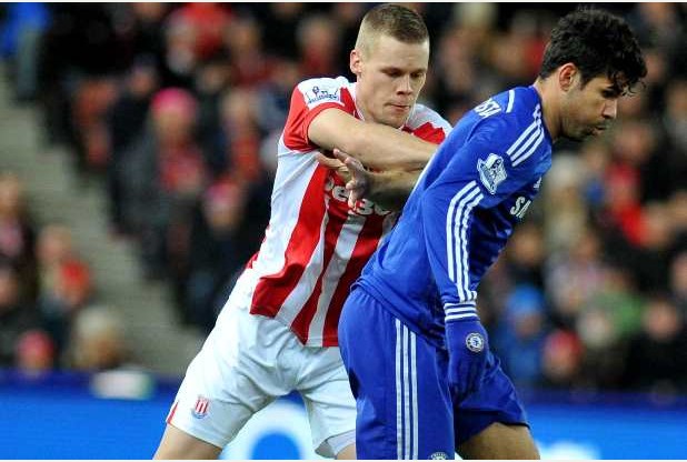 Diego Costa znowu prowokował. Pokazał rywalowi, że... śmierdzi (VIDEO)