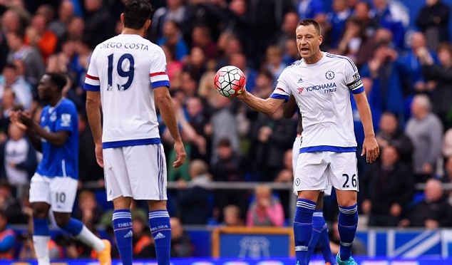 Fatalny start Chelsea budzi nerwowość. Bójka gwiazd na treningu?